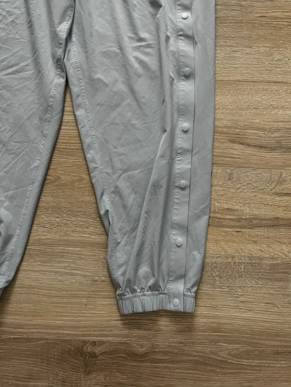 Lululemon Women’s Tear-Away Mid-Rise Track Pant Windmill - Size 10 - Picture 3 of 7
